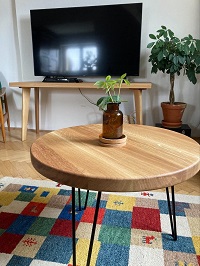 Konferenční stolek s dubovou deskou